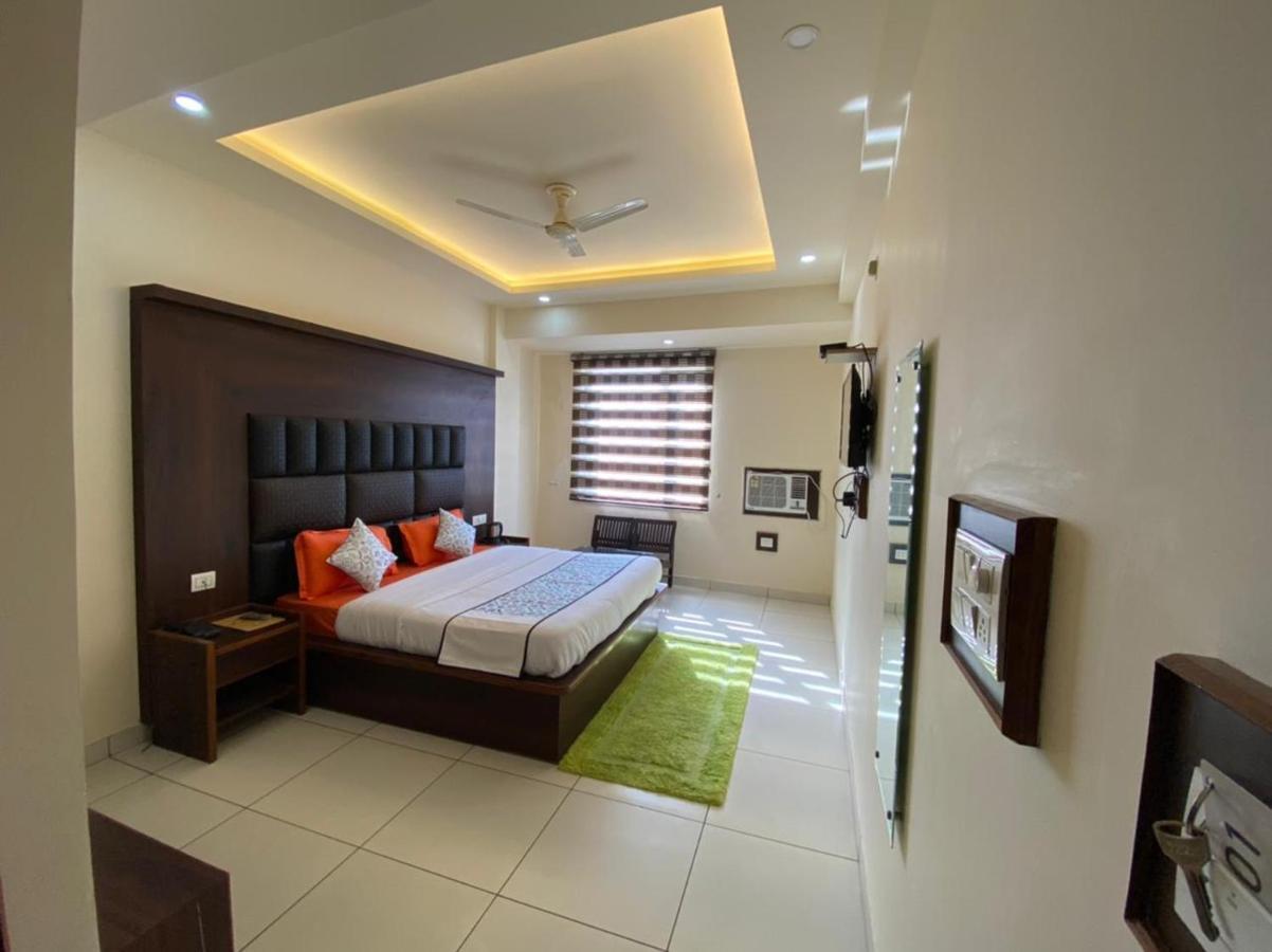 Hotel Katra Royal Stay Buitenkant foto