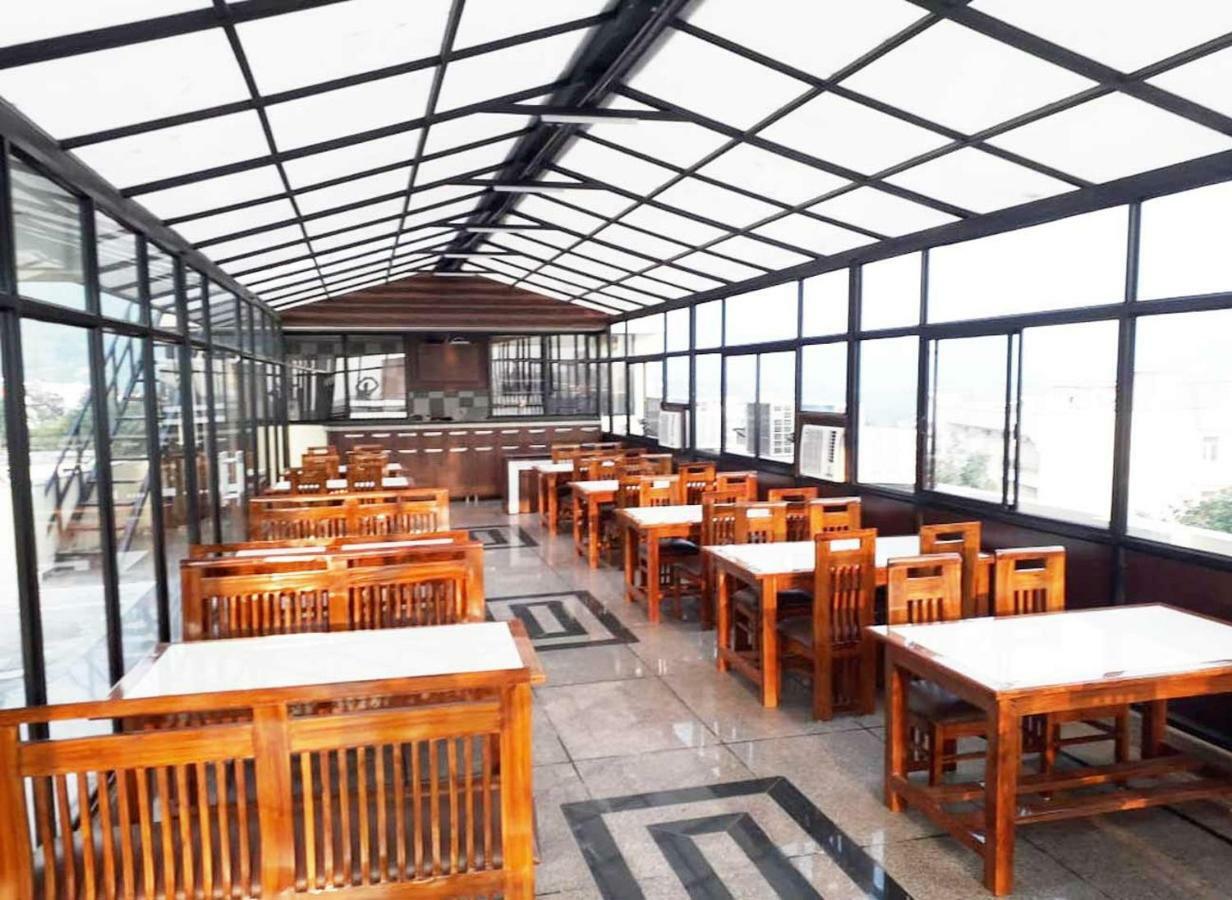 Hotel Katra Royal Stay Buitenkant foto